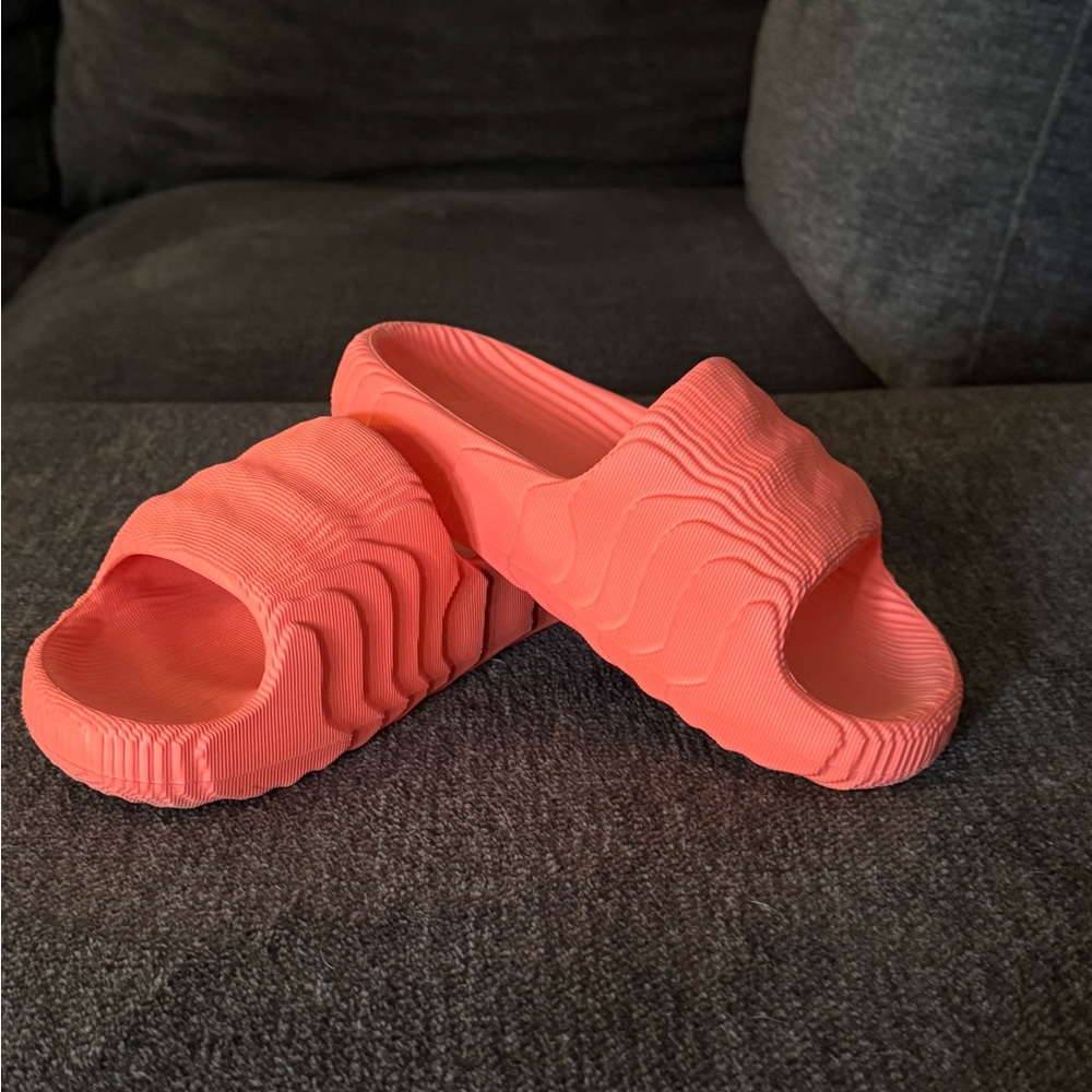 Adidas 22 Slides